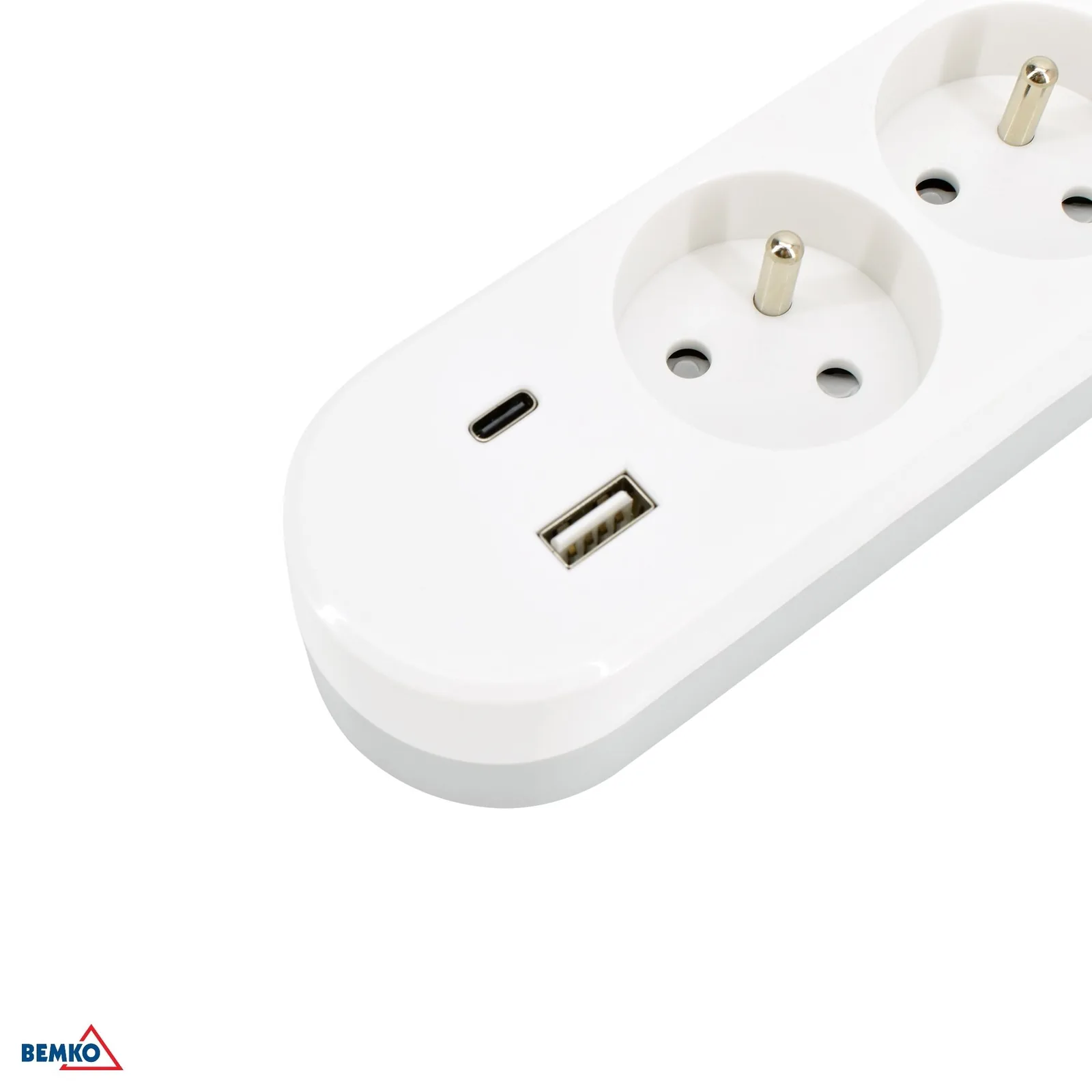 5 aljzatos hosszabbító kapcsolóval és 2× USB-vel, 2 m, fehér BM-B05-NB5GW2M-2U