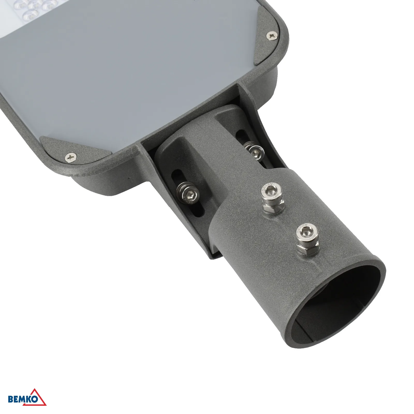 Bemko LED cestna svetilka Jager 80W 6000K 10600 lm IP66 siva za steber fi 60 mm BM-S-C82-JAG-080DG-6K