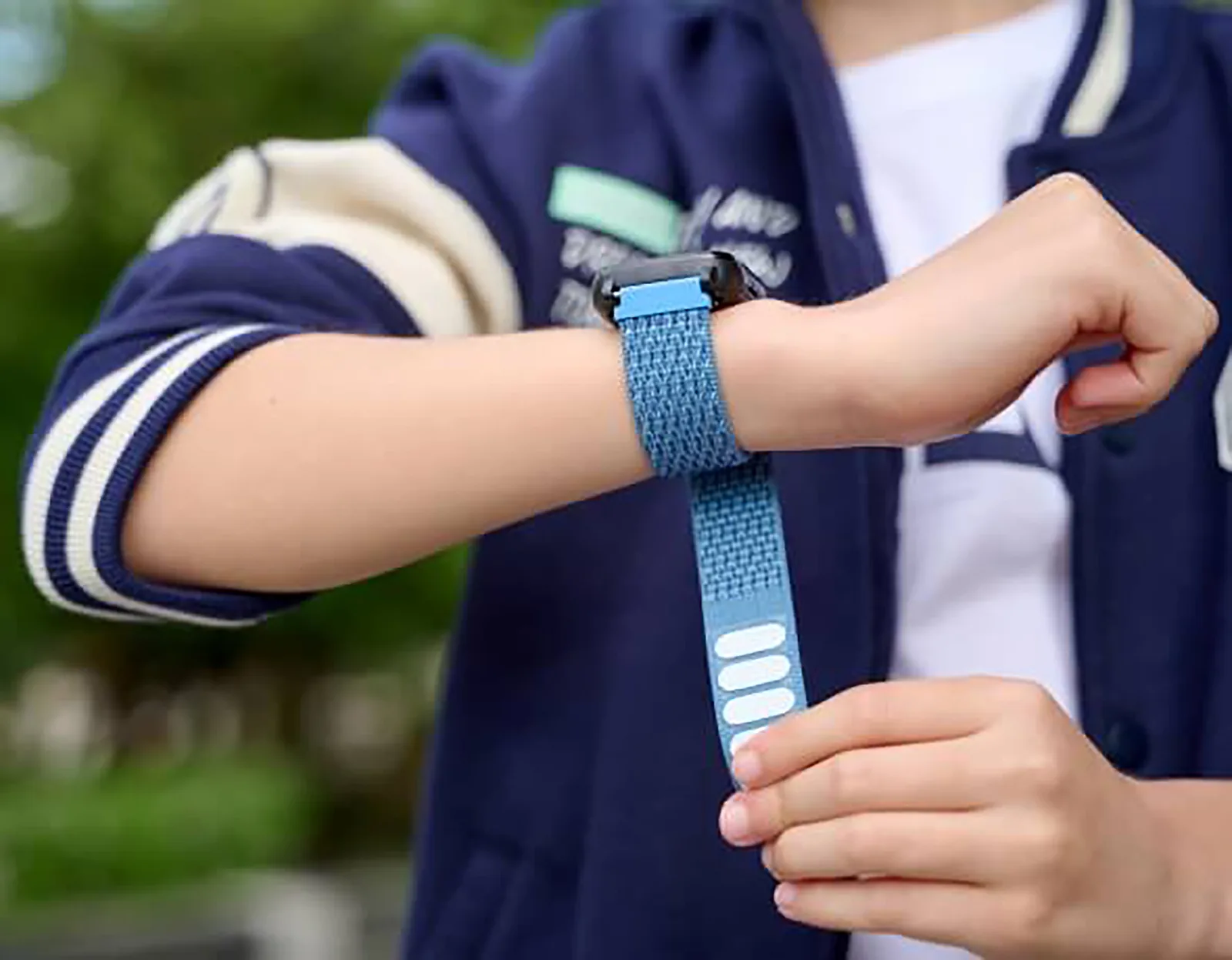 Detské smart hodinky s GPS a 4G LTE Garett Kids Tech ružové L-GRT01 detail 4